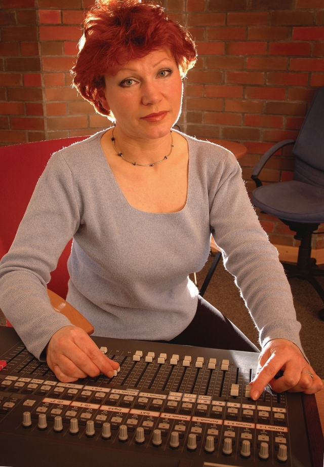 Barbara Zaczko. Technik. Fot. z albumu "60 lat Polskiego Radia Szczecin", pod red. Mariana Kowalskiego Lata 90.