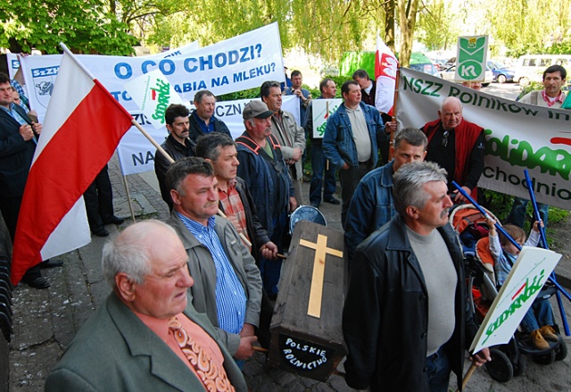 Protest rolnikow w centrum Szczecina - fot. Lukasz Szelemej 04.JPG 