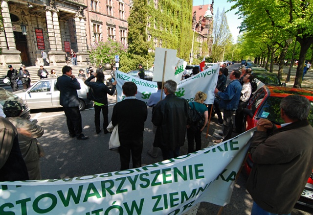 Protest rolnikow w centrum Szczecina - fot. Lukasz Szelemej 17.JPG 
