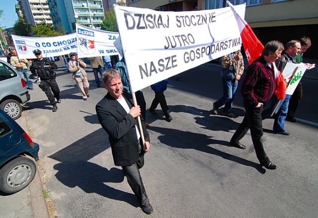 Protest rolnikow w centrum Szczecina - fot. Lukasz Szelemej 06.JPG 