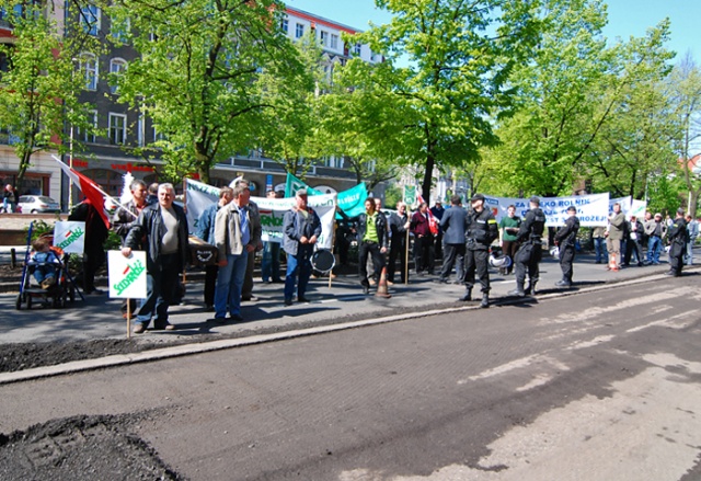 Protest rolnikow w centrum Szczecina - fot. Lukasz Szelemej 10.JPG 