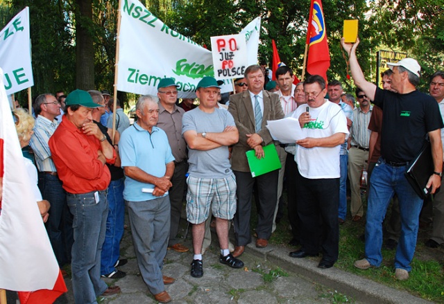Protest Rolnikow Indywidualnych w Szczecinie - fot. Lukasz Szelemej 06.JPG 