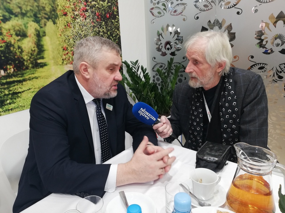Zdzisław Tararako rozmawia z ministrem rolnictwa Janem Krzysztofem Ardanowskim