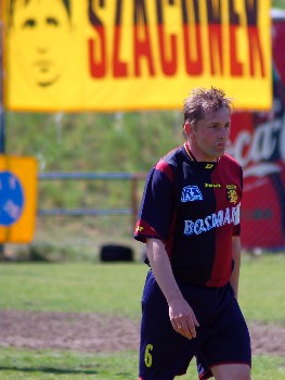 Mariusz Kuras ponownie zagrał w Pogoni w ligowym meczu. 42-letni Kuras legendarny piłkarz morskiego klubu i trener portowej drużyny dziś wystąpił w Pogoni... 