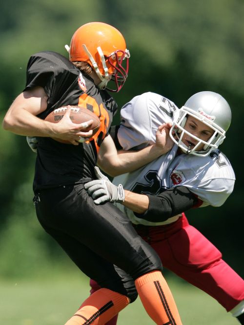 Pierwszoligowa drużyna futbolu amerykańskiego Husaria Szczecin zmierzy się w dywizji z Pomorzem Seahawks z Trójmiasta i Kozłami Poznań.