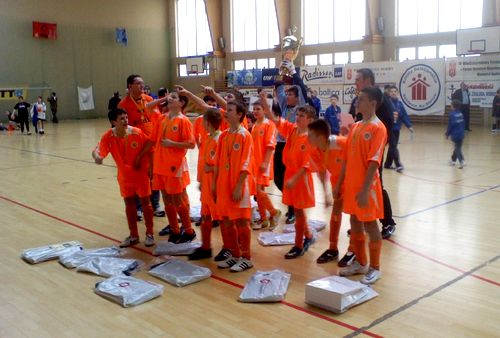 Zakończył się kolejny turniej w halowej piłce nożnej Don Bosco Cup 2009. Pierwsze miejsce zajął zespół z Zagłębia Lublin, drugie Lechia Gdańsk, a trzeci był Salos Szczecin.