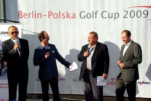 Menedżerowie, przedsiębiorcy, politycy oraz dziennikarzy z Polski i Niemiec spotkali się na polu golfowym Berliner Golf  Country Club Motzener See podczas trzeciej edycji polsko-niemieckiego turnieju golfowego Berlin-Polska Cup 2009.