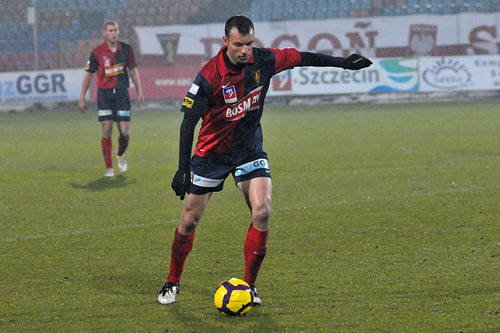 Piłkarze Pogoni Szczecin przegrali w Nowym Sączu z tamtejszą Sandecją 1:3 (O:1).