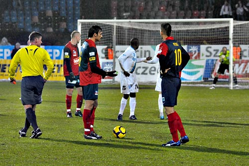 Pogoń zagra dziś w półfinale Pucharu Polski z Zagłębiem Sosnowiec. Portowcy mają sporą zaliczkę po pierwszym spotkaniu - wygranym w Sosnowcu 3:0.