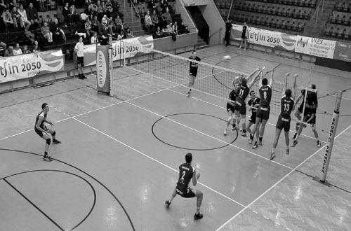 Siatkarze Morza Bałtyk Szczecin przegrali w Suwałkach ze Ślepskiem 2:3 w drugim meczu drużyn walczących o utrzymanie w I lidze.