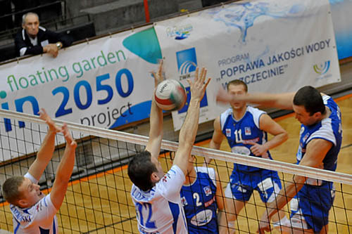 Siatkarze Morza Bałtyk Szczecin stoczą dziś w Suwałkach ze Ślepskiem decydujący mecz o utrzymanie w 1 lidze. W rywalizacji play-out do trzech zwycięstw po czterech meczach jest remis 2:2.