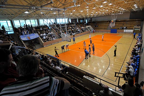 Koszykarze AZS-u Radex zmierzą się z Basketem Pleszew w pierwszym finałowym meczu play-off o mistrzostwo 2 ligi.