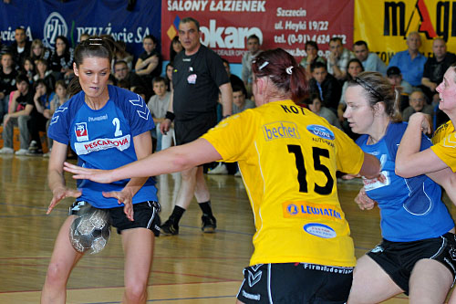 To miała być historyczna niedziela dla Pogoni Handball Szczecin. Panie w Kielcach grały baraż o ekstraklasę z KSS Kielce, panowie walczyli o awans do I ligi z AZS Warszawa. Udało się tylko szczypiornistom.