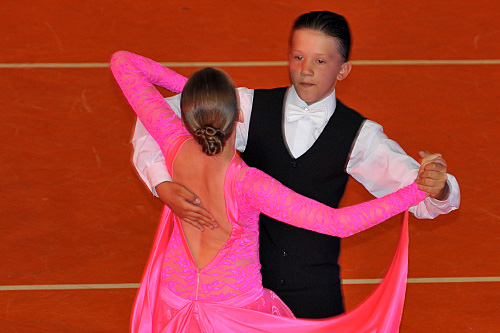 Ponad tysiąc tańczących par podziwiać można w Szczecińskim Domu Sportu gdzie trwa 10 edycja Euro Dance Festiwal Astra Szczecin.
