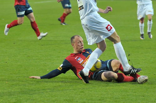 Piłkarze Pogoni Szczecin wygrali z Chojniczanką Chojnice 4:0 w towarzyskim meczu rozegranym na bocznym boisku stadionu przy ulicy Twardowskiego.