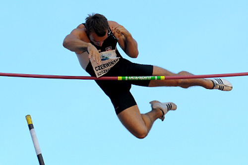Już po raz 12 w Międzyzdrojach odbędzie się lekkoatletyczny mityng poświęcony pamięci tragicznie zmarłych mistrzów olimpijskich Tadeusza Ślusarskiego i Władysława Komara.