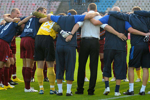 Piłkarze Pogoni Szczecin wygrali w Łęcznej z tamtejszym Górnikiem 3:1 w 8 kolejce rozgrywek o mistrzostwo 1 ligi. Do przerwy portowcy prowadzili 2:1.