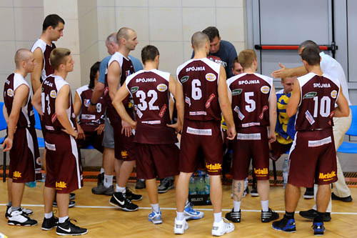 Tadeusz Aleksandrowicz został nowym trenerem koszykarzy Spójni Stargard Szczeciński. Po sześciu porażkach w rozgrywkach o mistrzostwo 1 ligi zarząd klubu postanowił zwolnić trenera Grzegorza Chodkiewicza.