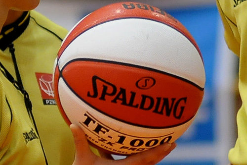 Koszykarze Spójni Stargard Szczeciński i AZS-u Radex Szczecin odnieśli zwycięstwa w 19. kolejce rozgrywek o mistrzostwo I ligi. Podopieczni trenera Tadeusza Aleksandrowicza pokonali w Stargardzie Szczecińskim GKS Tychy 78:65.