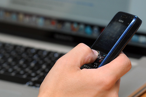 Wprowadzenie zakazu nieuczciwych loterii i konkursów sms zapowiada prezes Urzędu Komunikacji Elektronicznej.