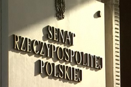 W izbie senatu zebrała się komisja obrony narodowej w sprawie katastrofy Tu-154M. Senatorzy chcą wiedzieć o działaniach rządu podejmowanych w celu wyjaśnienia okoliczności tragedii.
