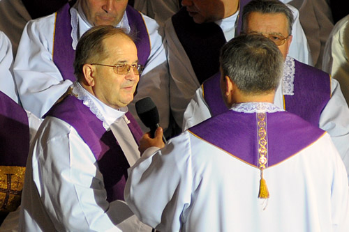 Ojciec Tadeusz Rydzyk będzie musiał zapłacić 3,5 tysiąca złotych grzywny za prowadzenie na antenie Radia Maryja zbiórki pieniędzy bez wymaganej zgody Ministerstwa Spraw Wewnętrznych i Administracji. Wyrok zapadł przed toruńskim sądem rejonowym.