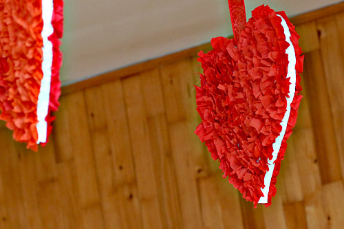 16 miliardów dolarów - tyle wydadzą Amerykanie w tegoroczne Walentynki. Największe zyski zanotują właściciele restauracji, plantatorzy kwiatów, producenci słodyczy i sprzedawcy walentynkowych kartek.