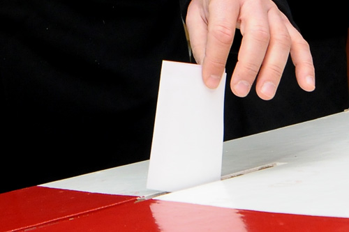 Ostatnim możliwym terminem wyborów parlamentarnych jest 30 października - poinformowała Kancelaria Prezydenta wyjaśniając, że prezydent Bronisław Komorowski bierze pod uwagę terminy wyborów parlamentarnych, wynikające z przepisów konstytucji.