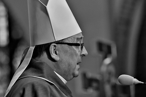 Katolicki Uniwersytet Lubelski żegna swojego wielkiego kanclerza, metropolitę lubelskiego abpa Józefa Życińskiego. Trumnę z jego ciałem przywieziono do Lublina w środę. Uroczystości zorganizowano w Seminarium Duchownym i Pałacu Biskupim. W czwartek wieczorem trumnę z ciałem metropolity przetransportowano na KUL.