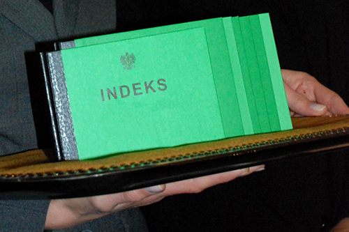 Za dziesięć lat będzie o jedną trzecią słuchaczy mniej. - wynika z raportu Demograficzne tsunami, do którego dotarła Rzeczpospolita.