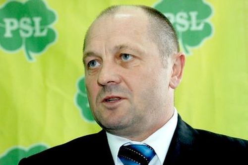 Zabierając głos w Sejmie podczas debaty nad wotum nieufności dla ministra Rolnictwa i Rozwoju Wsi Marka Sawickiego premier Donald Tusk uznał, że argumenty PiS żądającego dymisji ministra są bezzasadne.