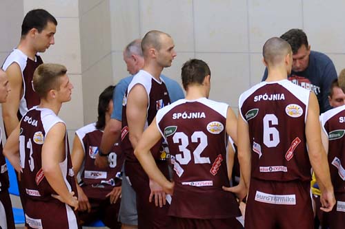 Koszykarze Spójni Stargard Szczeciński zmierzą się z AZS-em Politechnika Warszawska w drugim meczu fazy play-off o mistrzostwo I ligi.