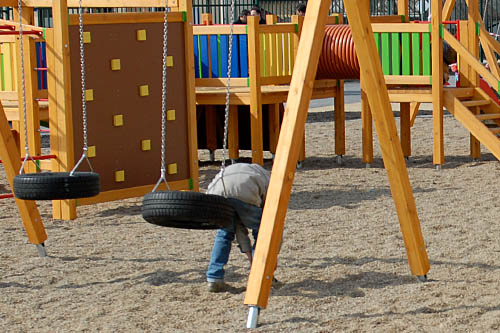 Wielu przedszkolom powstałym dzięki unijnym dotacjom grozi likwidacja-pisze Dziennik Gazeta Prawna. Z sondy gazety wynika, że zniknie nawet połowa z nich. Okazuje się, że środki z Unii Europejskiej się kończą, a samorządów nie stać na utrzymywanie placówek z własnych pieniędzy.