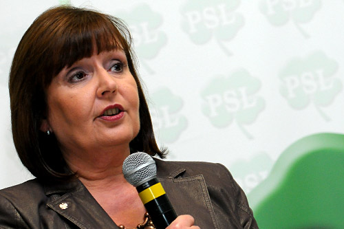 Minister pracy Jolanta Fedak powiedziała, że rząd chce, by płaca minimalna wzrosła do 1500 złotych. Obecnie jest to 1386 złotych. Jolanta Fedak zaznaczyła, że trwają konsultacje dotyczące założeń budżetu na przyszły rok i ministerstwo pracy zaproponowało komisji trójstronnej do spraw społeczno-gospodarczych, by płaca minimalna wyniosła1500 złotych.