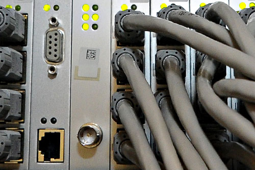 Na świecie wzrosła liczba cybernetycznych ataków na systemy sterowania gazem, elektrycznością i wodą. Wskazuje na to raport firmy McAfee zajmującej się bezpieczeństwem elektronicznym.