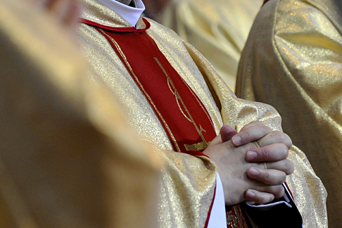 W Polsce spada liczba osób chcących realizować się w kapłaństwie lub życiu zakonnym - wynika z najnowszych badań Kościoła katolickiego.