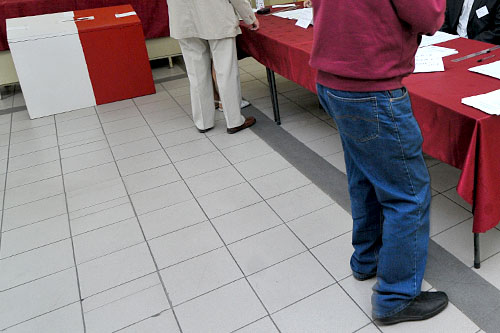 Drożyzna będzie jednym z głównych tematów kampanii wyborczej - przewiduje Gazeta Wyborcza. Dziennik pisze, że stratedzy Platformy Obywatelskiej zastanawiają się, jak przekonująco wytłumaczyć ludziom, dlaczego - skoro jesteśmy zieloną wyspą nie zarabiamy porównywalnie z zachodem.