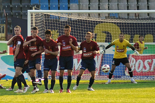 Piłkarze Floty Świnoujście i Pogoni Szczecin, mecze 29 kolejki o mistrzostwo 1 ligi, rozegrają na własnych stadionach.