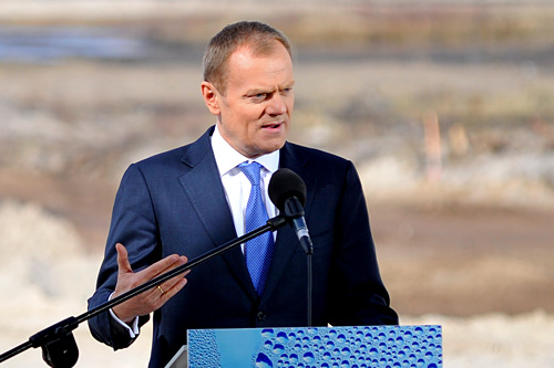 Premier Donald Tusk zapowiedział, że towarzyski mecz piłkarski Polska-Francja nie odbędzie się, jeśli nie zgodzą się na to odpowiedzialne za bezpieczeństwo służby. Spotkanie zostało zaplanowane 9 czerwca na otwarcie stadionu PGE Arena w Gdańsku.