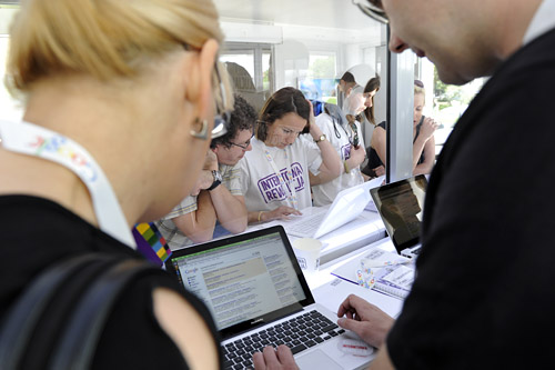 Darmowa rejestracja i zakładanie stron internetowych oraz kampania reklamowa w sieci - dzięki Internetowej Rewolucji.