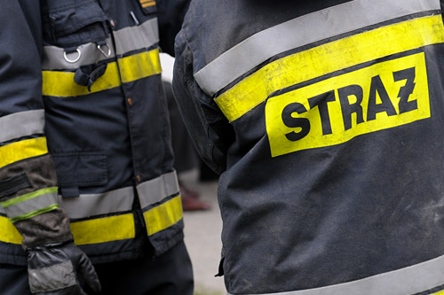 20 zerwanych dachów koło Radomia, kilkadziesiąt wyrwanych drzew to skutki burz i nawałnic, które przeszły późnym popołudniem i wieczorem nad Polską. Szkody nastąpiły głównie województwie mazowieckim.
