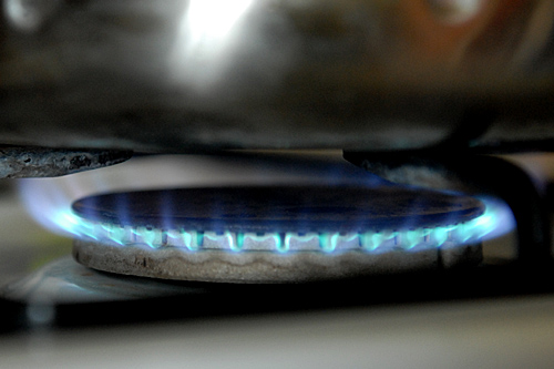 Od jutra będziemy więcej płacić za gaz. Średnie ceny błękitnego paliwa wzrosną od 5,4 do 7,3 procent - w zależności od tego do czego jest używane.