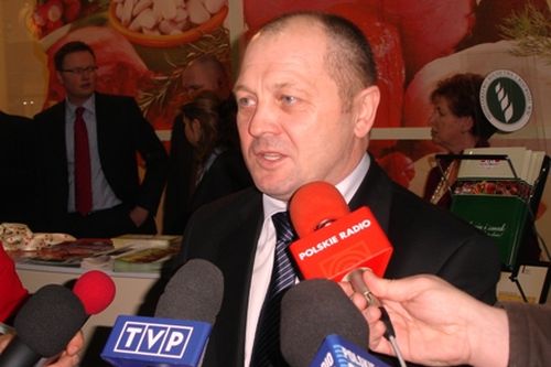 Minister rolnictwa Marek Sawicki oficjalnie potwierdził w Brukseli, że Rosja zniesie od jutra embargo na import warzyw z Polski. Warszawa otrzymała potwierdzenie w tej sprawie.