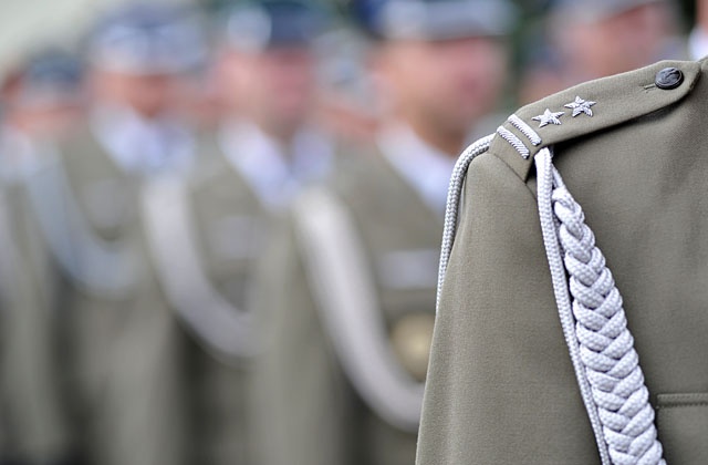 15. sierpnia to nie tylko święto Wojska Polskiego, ale też święto narodowe i obywatelskie - mówił wieczorem minister obrony Tomasz Siemoniak na warszawskich Powązkach.