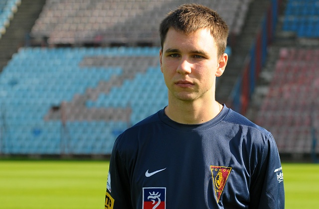 Szczeciński klub opuścił napastnik Mikołaj Lebedyński. 20-letni piłkarz grać będzie w Rodzie Kerkrade. Nowym Portowcem został z kolei, trenujący od lipca w Szczecinie, Damian Kostkowski.