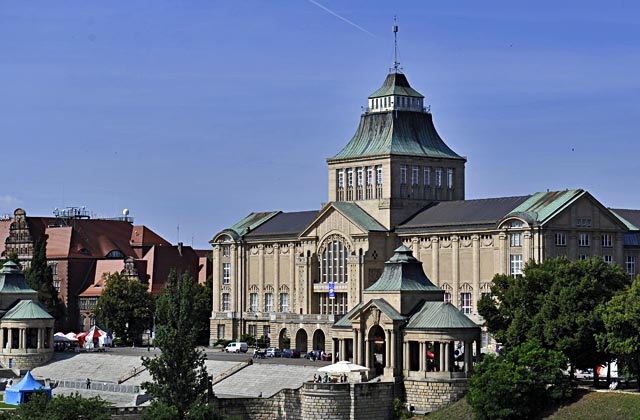 Rozpoczyna się czwarta i zarazem ostatnia edycja gry muzealnej eMeNeS. Przez cały sierpień odwiedzający Muzeum Narodowe w Szczecinie odpowiadali na pytania dotyczące eksponatów znajdujących się w zbiorach muzeum.