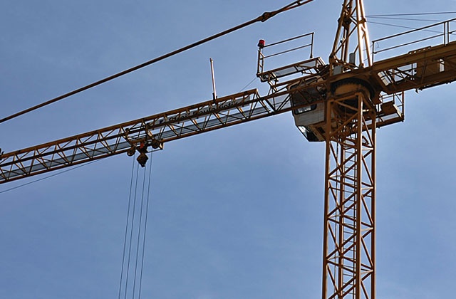 Dziennik Gazeta Prawna pisze, że gminy budują dla seniorów osiedla, w których mieszkania będzie można kupić po preferencyjnych cenach. To nie jest akcja charytatywna, a czysty interes - starsi ludzie to recepta na wyludnianie miast i zastrzyk gotówki dla gminnych kas.