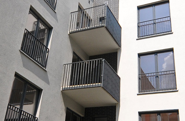 Cena metra kwadratowego mieszkania w drugim kwartale wyniosła 3819 złotych - poinformował Główny Urząd Statystyczny. Taki wynik oznacza wzrost ceny mieszkań - dla porównania w pierwszym kwartale średnio za metr kwadratowy trzeba było płacić 3797 złotych.