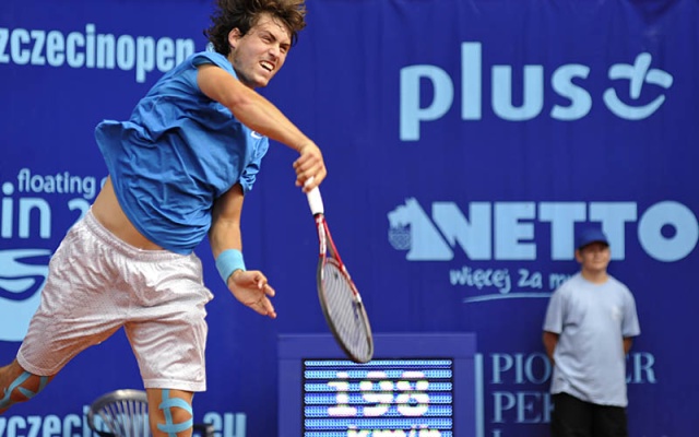 Piotr Gadomski - pierwszy z pięciu dziś grających polskich tenisistów w turnieju Pekao Szczecin Open - pożegnał się już z imprezą.