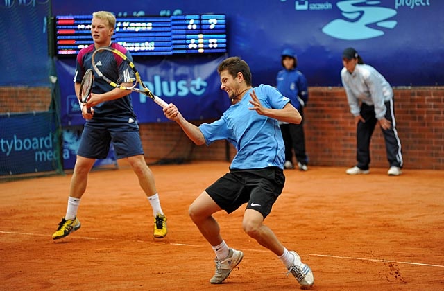 Polscy tenisiści Marcin Gawron i Andriej Kapaś awansowali do finału gry podwójnej turnieju Pekao Szczecin Open.